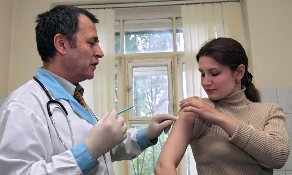Δωρεάν θα διατίθεται στην Ρωσία το πολυπόθητο εμβόλιο του κορονοϊού